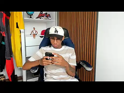 yandi hot online show from March 2026 02:13:02 PM