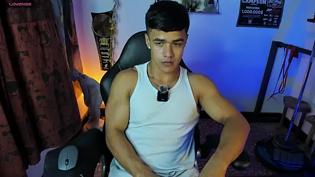 Rob zaens33 online show from April 2026 10:10:02 PM