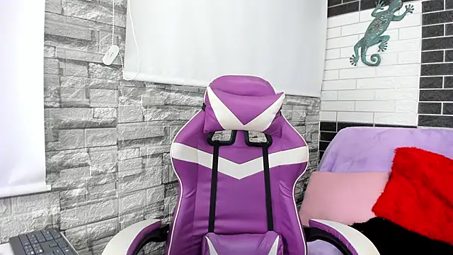 Snapshot of Sienna_Lux01 chatting on March 2026 11:27:02 AM Sienna Lux01 online show from March 2026 11:27:02 AM