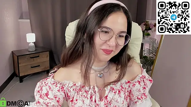 Snapshot of leylamirage chatting on February 2026 02:06:01 PM leylamirage online show from February 2026 02:06:01 PM