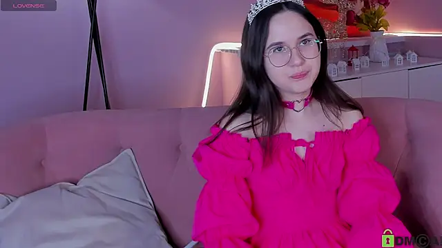 leylamirage online show from March 2026 12:32:01 PM