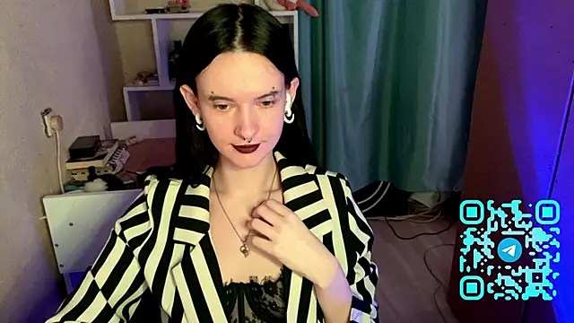 MabelDefina online show from April 2026 11:09:01 AM