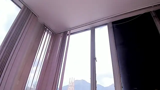 Snapshot of kendra_crow_ chatting on February 2026 06:28:02 PM kendra crow online show from February 2026 06:28:02 PM