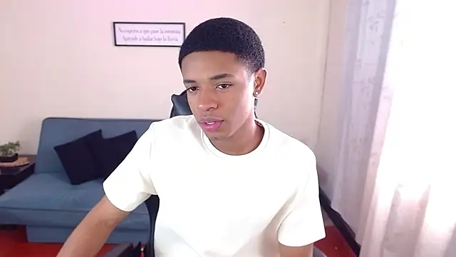 Snapshot of liiam3 chatting on February 2026 02:15:01 PM liiam3 online show from February 2026 02:15:01 PM