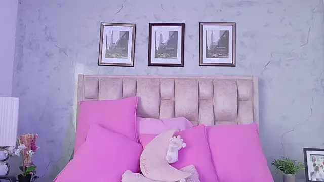 IsabellaRossi online show from May 2026 05:54:01 PM