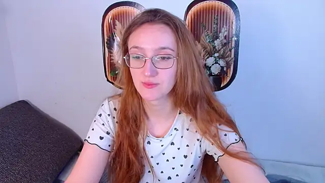 Snapshot of miay_here_ chatting on April 2026 04:43:02 PM miay here online show from April 2026 04:43:02 PM