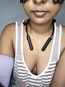 Snapshot of ASHANYA_JAYASOORIYA chatting on May 2026 10:00:01 AM ASHANYA JAYASOORIYA online show from May 2026 10:00:01 AM