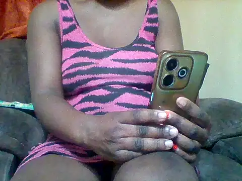 Snapshot of zee66658 chatting on June 2026 01:12:02 AM zee66658 online show from June 2026 01:12:02 AM