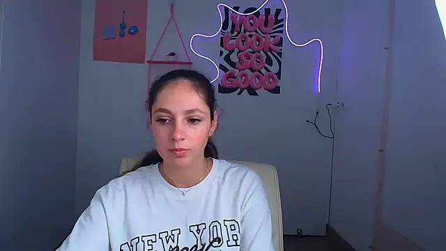KissMeJulia online show from June 2026 11:11:02 AM