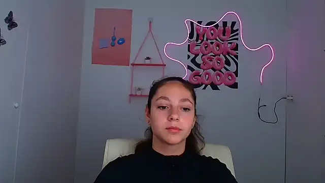 KissMeJulia online show from July 2026 07:34:02 AM