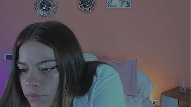 Snapshot of Luna_velmont chatting on February 2026 02:14:01 PM Luna velmont online show from February 2026 02:14:01 PM