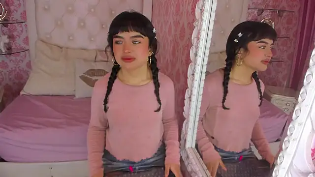 Snapshot of Mai_Rouse chatting on February 2026 12:13:02 PM Mai Rouse online show from February 2026 12:13:02 PM