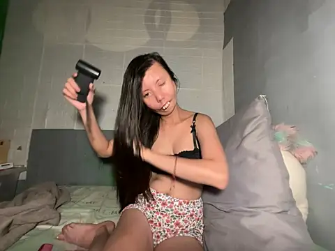 lady moon09 online show from April 2026 02:35:01 PM