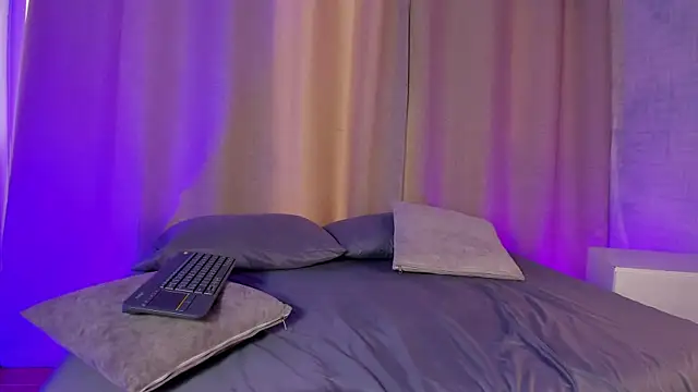 Catalella Rouse online show from April 2026 09:09:02 PM