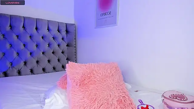 eva cutee  online show from March 2026 10:07:01 PM