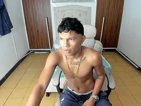 Snapshot of juan_mhata chatting on June 2026 01:00:01 AM juan mhata online show from June 2026 01:00:01 AM