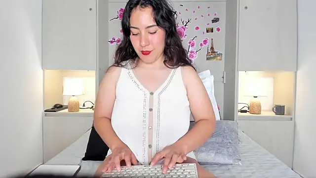 Snapshot of ElaRey_ chatting on April 2026 12:31:01 PM ElaRey online show from April 2026 12:31:01 PM