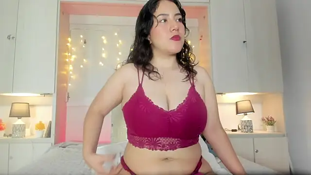 Snapshot of ElaRey_ chatting on May 2026 12:32:01 PM ElaRey online show from May 2026 12:32:01 PM