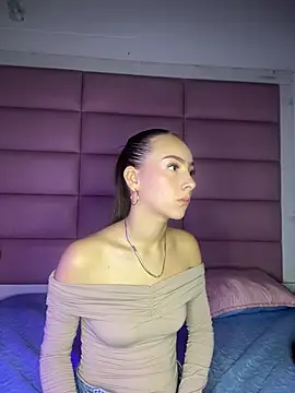 Sophiie 18 online show from February 2026 12:12:01 PM