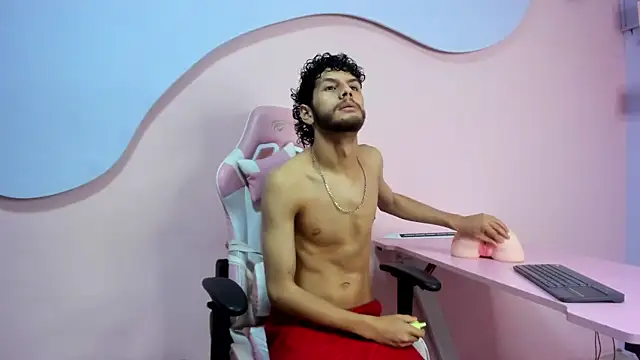 Snapshot of LuckySammer chatting on February 2026 12:02:01 PM LuckySammer online show from February 2026 12:02:01 PM