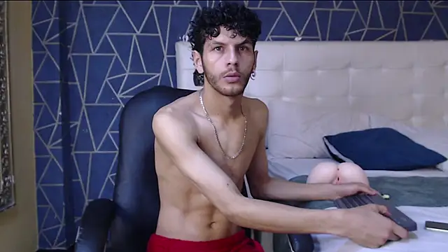 Snapshot of LuckySammer chatting on February 2026 12:14:01 PM LuckySammer online show from February 2026 12:14:01 PM