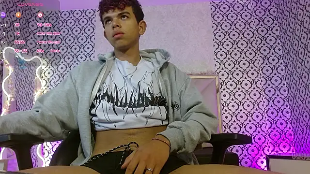 Snapshot of keahi_tay chatting on February 2026 12:04:01 PM keahi tay online show from February 2026 12:04:01 PM