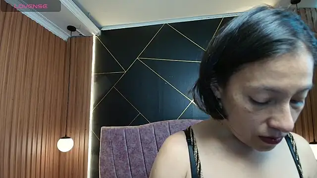 MoriahStorm online show from March 2026 12:09:01 PM