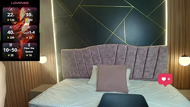 MoriahStorm online show from April 2026 01:12:01 PM