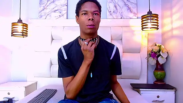 Santiago Ortiz  online show from March 2026 01:17:01 PM