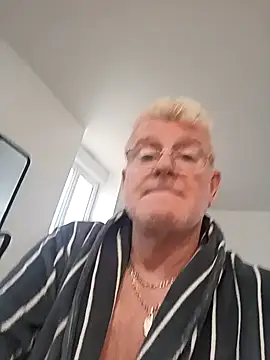 Snapshot of olivbisoumis chatting on February 2026 08:10:01 AM olivbisoumis online show from February 2026 08:10:01 AM