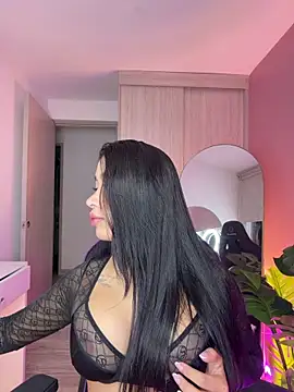 Snapshot of AliceBoomx chatting on April 2026 01:18:01 AM AliceBoomx online show from April 2026 01:18:01 AM