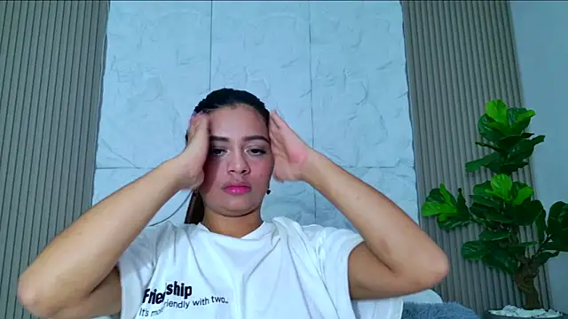 Snapshot of DulceQueen1 chatting on March 2026 12:45:02 PM DulceQueen1 online show from March 2026 12:45:02 PM