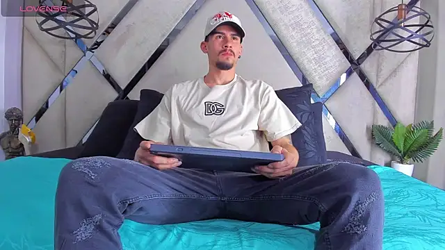 SharonTygaX online show from April 2026 09:23:01 PM