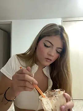 Snapshot of meggan___ chatting on February 2026 07:40:01 AM meggan online show from February 2026 07:40:01 AM