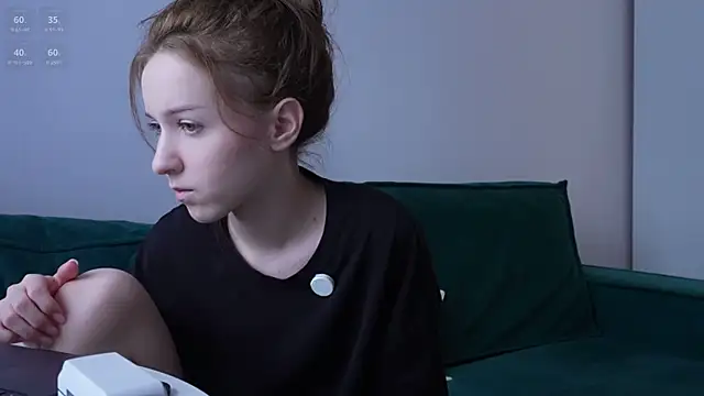 Snapshot of monnymoonn chatting on July 2026 06:24:01 AM monnymoonn online show from July 2026 06:24:01 AM