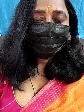 Snapshot of Raagini-Devi chatting on February 2026 01:40:01 PM Raagini-Devi online show from February 2026 01:40:01 PM