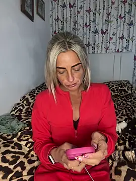 ScarlettGold  online show from March 2026 01:33:02 PM