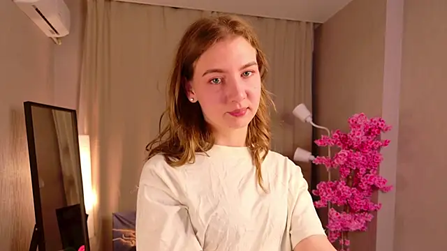 PinkClou9 online show from April 2026 10:13:02 PM