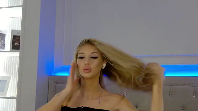 LynnAngel online show from June 2026 04:49:01 PM