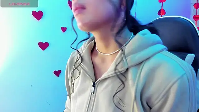 Snapshot of angell_cooper8 chatting on February 2026 06:37:02 PM angell cooper8 online show from February 2026 06:37:02 PM