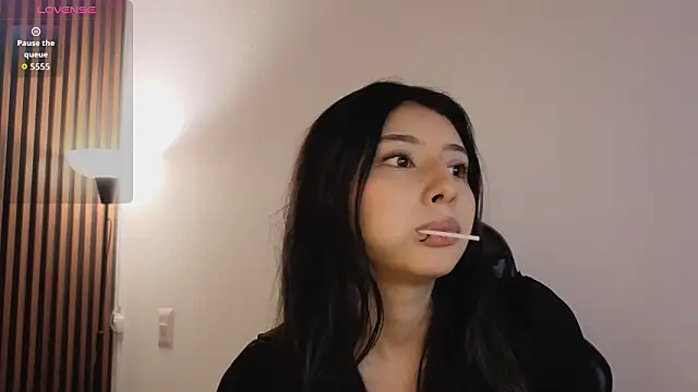 chloe bluee  online show from March 2026 01:26:02 PM