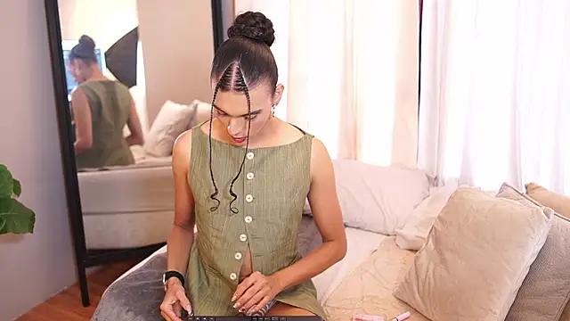 Luxa Velvet online show from April 2026 12:50:01 PM