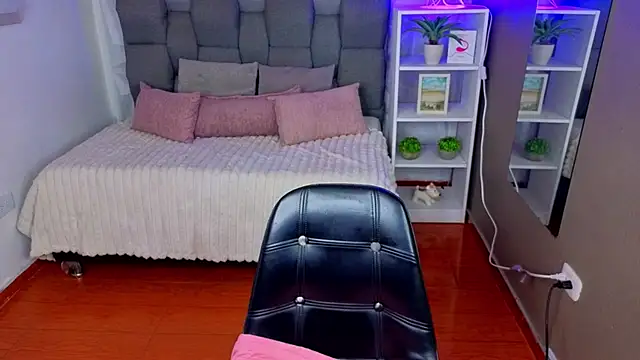 Snapshot of SophyAdams chatting on June 2026 11:46:02 PM SophyAdams online show from June 2026 11:46:02 PM