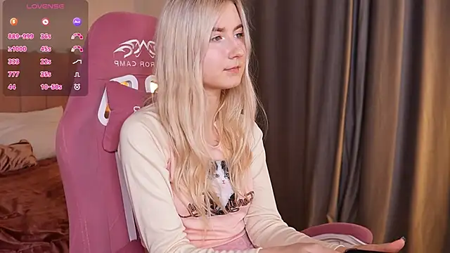 Snapshot of Aiko_Takana chatting on February 2026 04:58:02 PM Aiko Takana online show from February 2026 04:58:02 PM