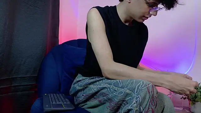 Snapshot of lui_x_dust chatting on May 2026 03:25:02 AM lui x dust online show from May 2026 03:25:02 AM