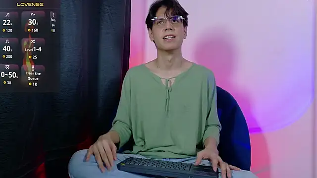 Snapshot of lui_x_dust chatting on May 2026 04:07:02 AM lui x dust online show from May 2026 04:07:02 AM