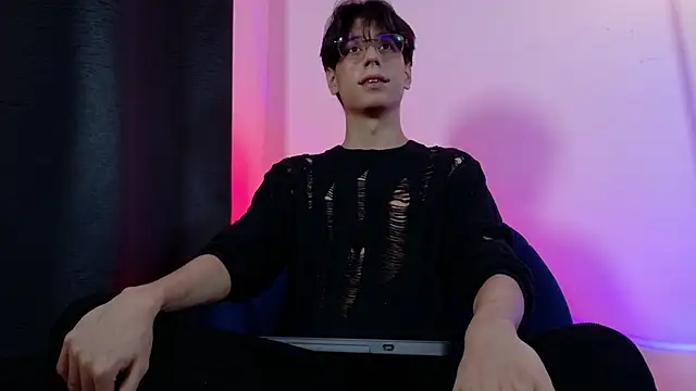 Snapshot of lui_x_dust chatting on May 2026 03:35:02 AM lui x dust online show from May 2026 03:35:02 AM