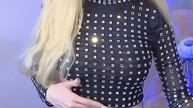 Snapshot of KarmaArms chatting on March 2026 08:37:02 PM KarmaArms online show from March 2026 08:37:02 PM