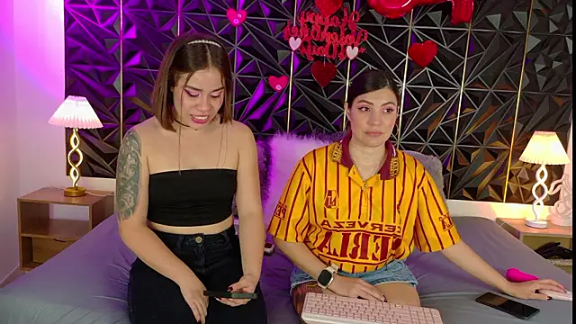 TaylorMilly online show from February 2026 07:57:02 PM