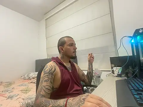 Snapshot of Maximo_Garcia17 chatting on March 2026 11:42:02 PM Maximo Garcia17 online show from March 2026 11:42:02 PM